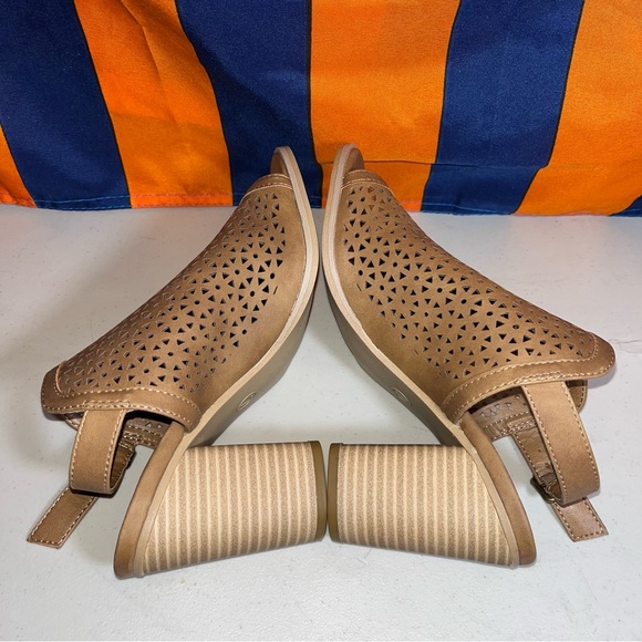 Universal Thread Cognac Millana Open Toe faux suede heel Sandals size 7 - Picture 4 of 8